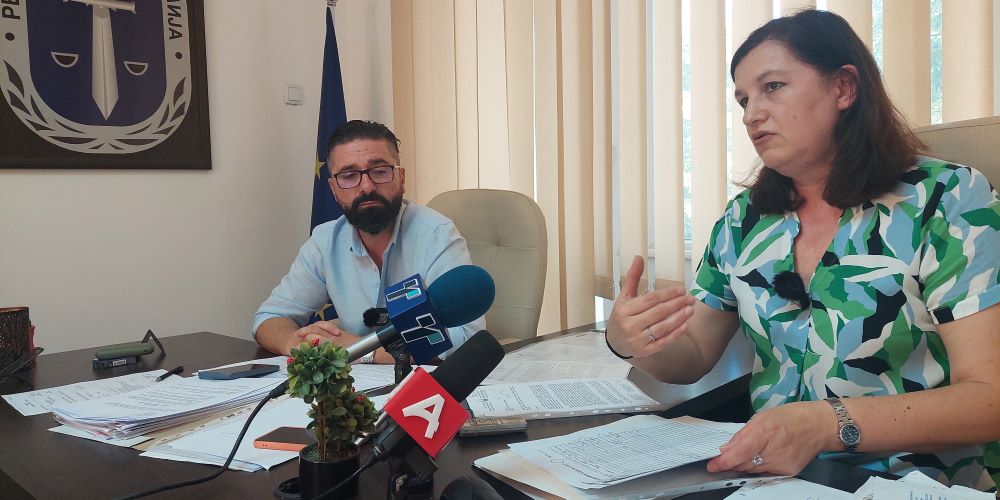 ПРЕД ИЗБОРИ ИМАЛО КОНКУРС ЗА ВРАБОТУВАЊЕ 19 ЛИЦА ВО ГИМНАЗИЈАТА ВО ДЕМИР ХИСАР, РАЗРЕШЕНАТА ДИРЕКТОРКА ПОДНЕСЕ ПРИЈАВИ ПРОТИВ ПРОСВЕТНИ И ПОЛИЦИСКИ ИНСПЕКТОРИ, ГРАДОНАЧАЛНИКОТ И В. Д. ДИРЕКТОРКАТА