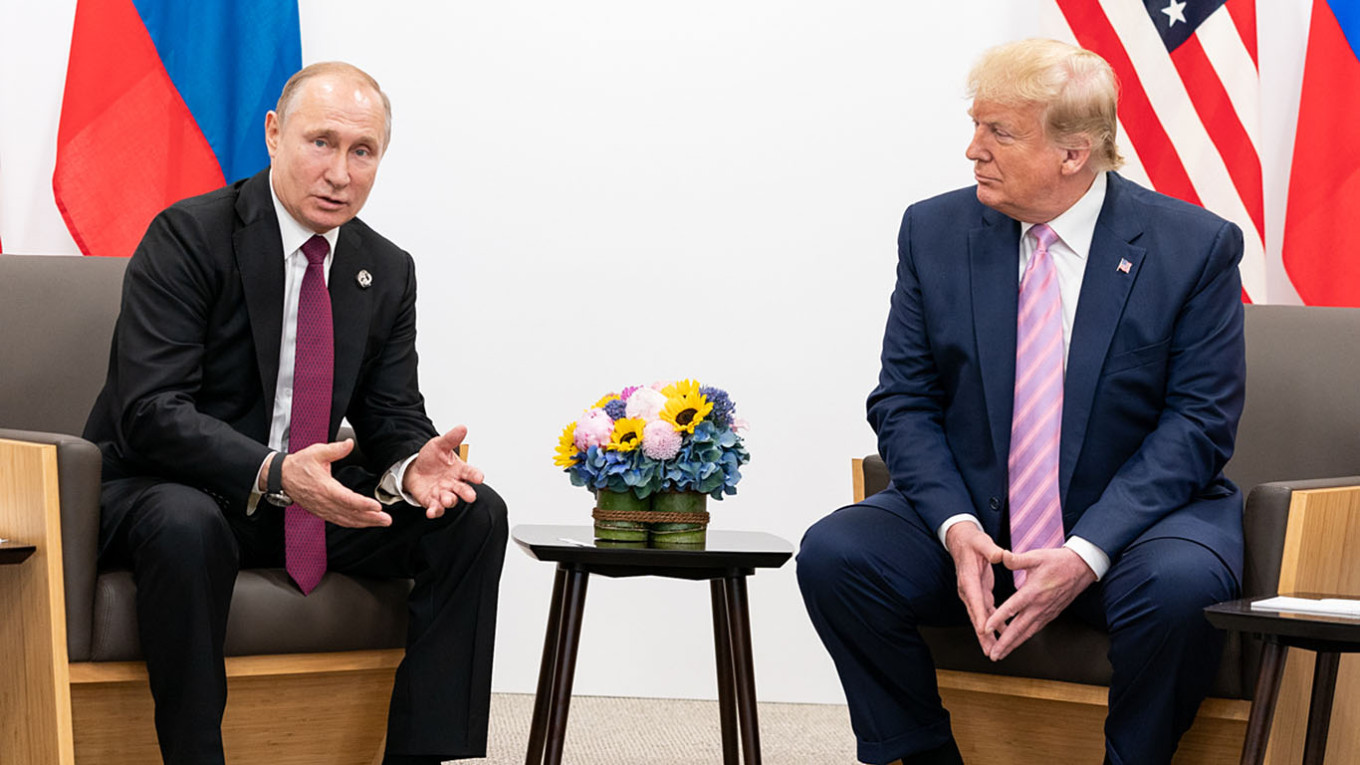 ПУТИН НЕМА ДА СЕ ЗАДЕВА СО МЕНЕ, ВО ПРВИТЕ МИНУТИ ЌЕ ЗНАМ ДАЛИ СРЕДБАТА ЌЕ БИДЕ ДОБРА, КАЖА ТРАМП ПРЕД САМИТОТ НА АЛЈАСКА