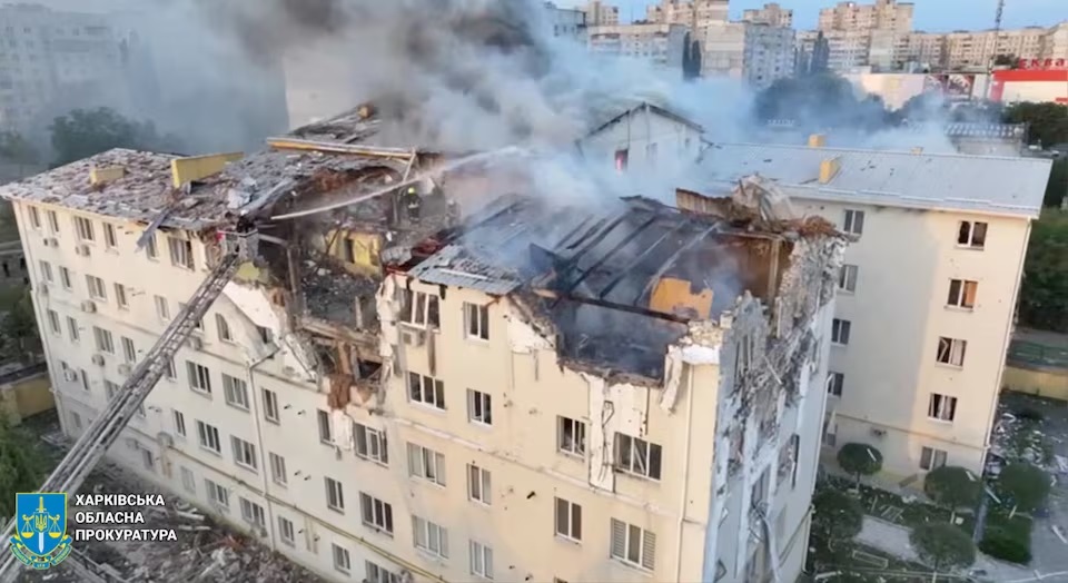 ДЕСЕТ ЗАГИНАТИ ВО РУСКИ НАПАД НА ХАРКИВ, ЗЕЛЕНСКИ ВЕЛИ РУСИЈА НЕ СМЕЕ ДА БИДЕ НАГРАДЕНА ЗА ВОЈНАТА