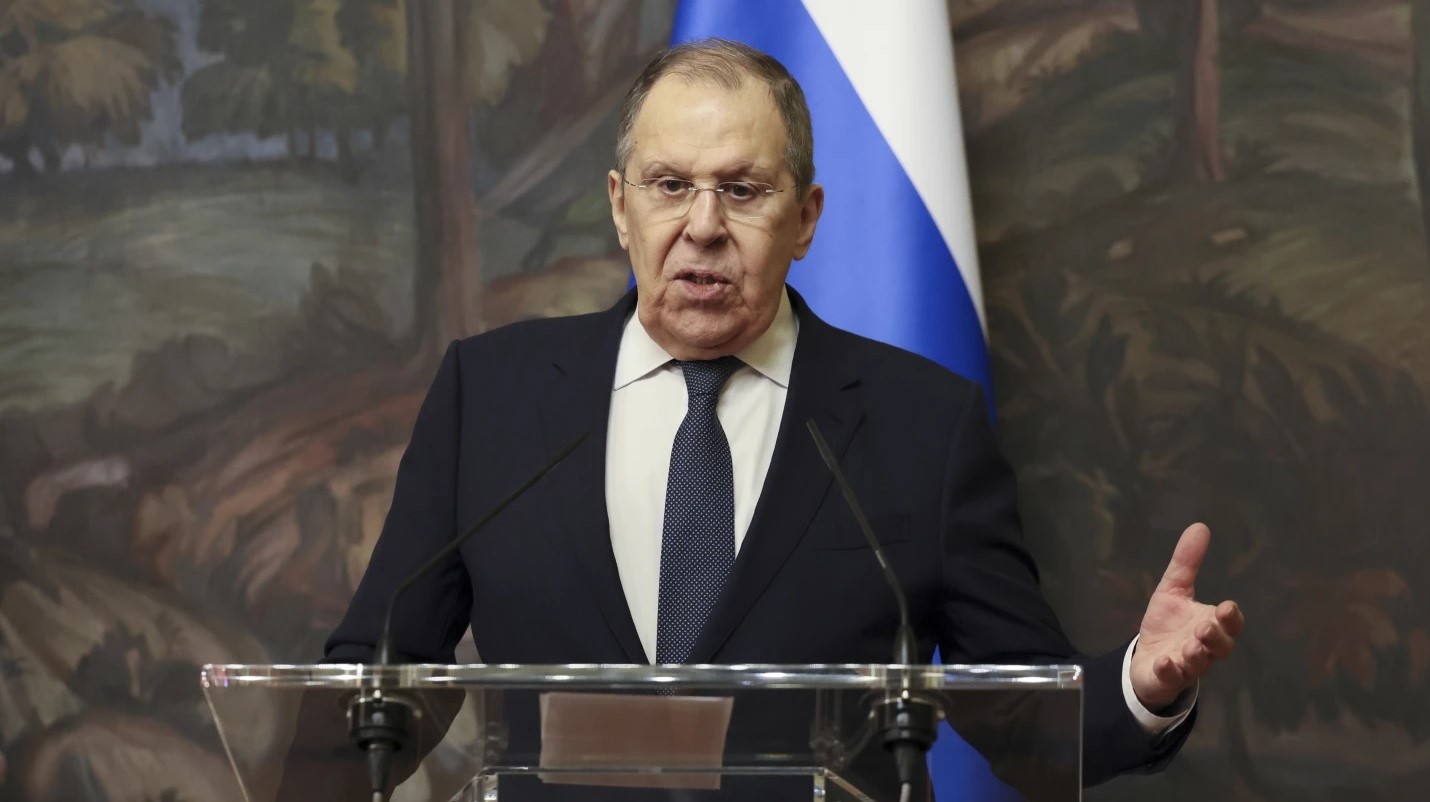 ТРАМП ИСКРЕНО САКА МИР ВО УКРАИНА, А ЕВРОПЕЈЦИТЕ САМО ПРИМИРЈЕ, РЕЧЕ ЛАВРОВ