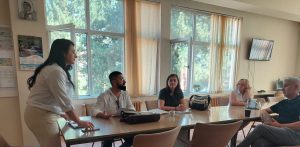 НА РАБОТА ДОЈДОА ДВЕТЕ ДИРЕКТОРКИ НА ГИМНАЗИЈАТА ВО ДЕМИР ХИСАР