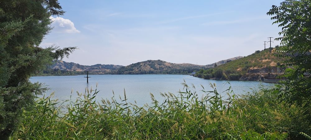 ЗА ДА НЕ СЕ ВЛЕВААТ ОТПАДНИТЕ ВОДИ ВО ЕЗЕРОТО МЛАДОСТ, ИНСПЕКТОРАТОТ БАРА ДИСЛОКАЦИЈА НА КРАЈБРЕЖНИОТ КОЛЕКТОР БЛИЗУ ХОТЕЛИТЕ