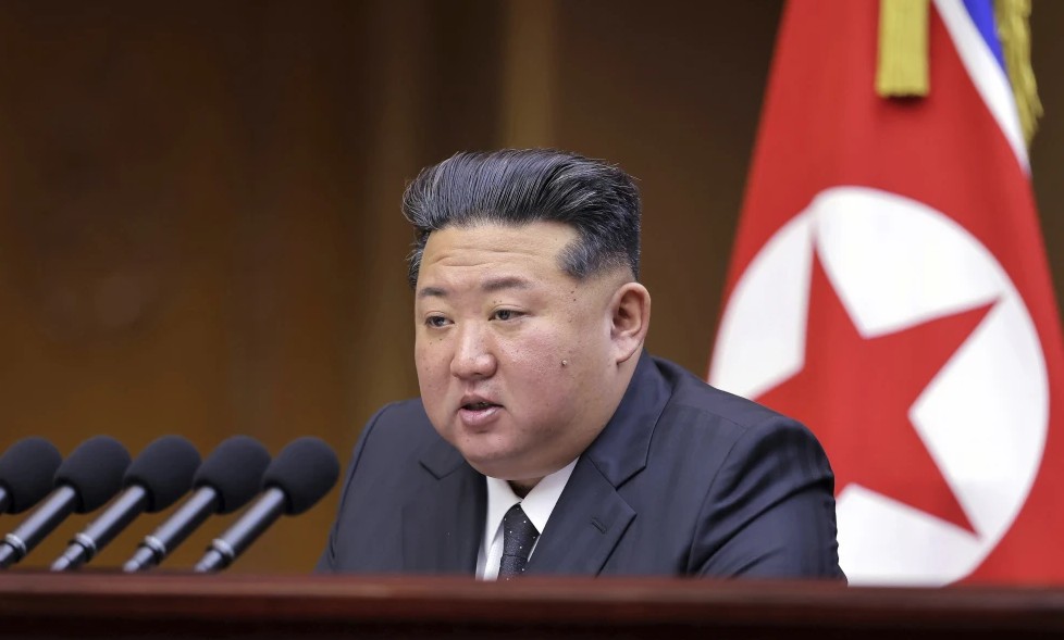 ПРИФАЌАМ СРЕДБА СО ТРАМП, НО НЕ СЕ ОТКАЖУВАМЕ ОД НУКЛЕАРНО ОРУЖЈЕ, ВЕЛИ КИМ ЏОНГ УН ПРИФАЌАМ СРЕДБА СО ТРАМП, НО НЕ СЕ ОТКАЖУВАМЕ ОД НУКЛЕАРНО ОРУЖЈЕ, ВЕЛИ КИМ ЏОНГ УН