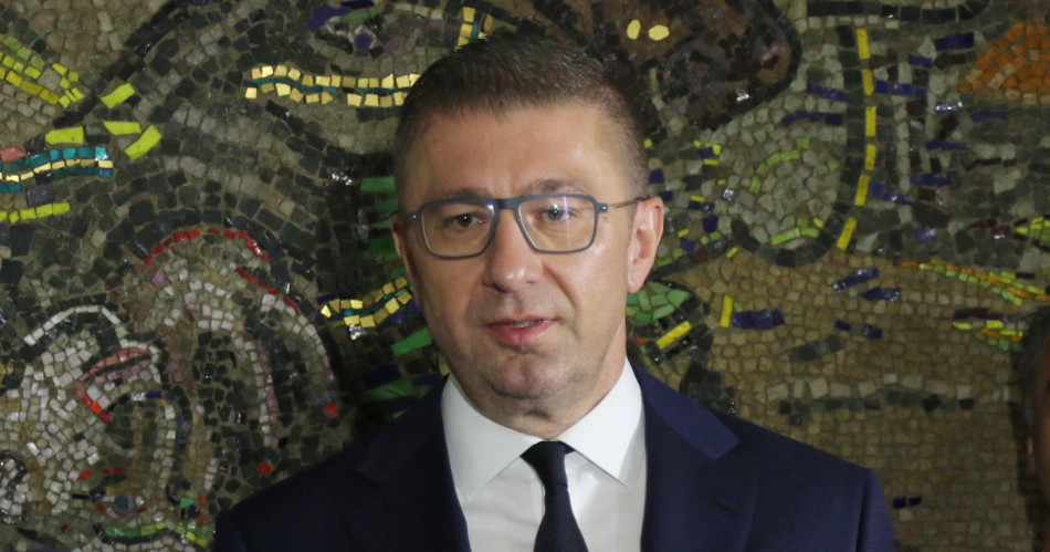 ЧУДНО Е ШТО ОВА СЕ СЛУЧУВА ВО ЈАВНИ ПРЕТПРИЈАТИЈА КАДЕ ДУИ ИМА СВОИ КАДРИ, ВЕЛИ МИЦКОСКИ ЗА ПОЖАРОТ ВО ДЕПОНИЈАТА „ДРИСЛА“