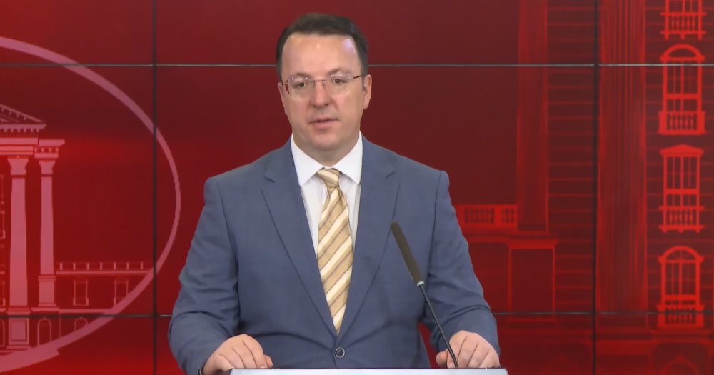 НИКОЛОСКИ НАЈАВИ ПЕТ НОВИ АВИОЛИНИИ ОД СКОПЈЕ И ОХРИД, „ВИЗЕР“ ЌЕ ГО ЗГОЛЕМИ КАПАЦИТЕТОТ ЗА 50 ОТСТО И ЌЕ ВРАБОТИ УШТЕ 100 ЛУЃЕ