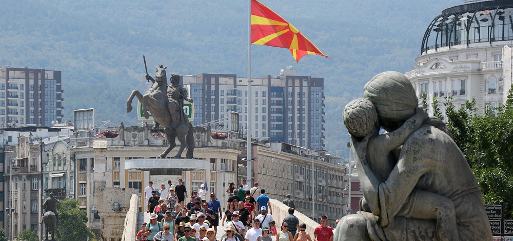 ЖИВОТНИОТ ВЕК ВО МАКЕДОНИЈА Е ПЕТ ГОДИНИ ПОМАЛ ОТКОЛКУ ВО ЕУ, ЖЕНИТЕ ЖИВЕАТ 4,4 ГОДИНИ ПОВЕЌЕ ОД МАЖИТЕ