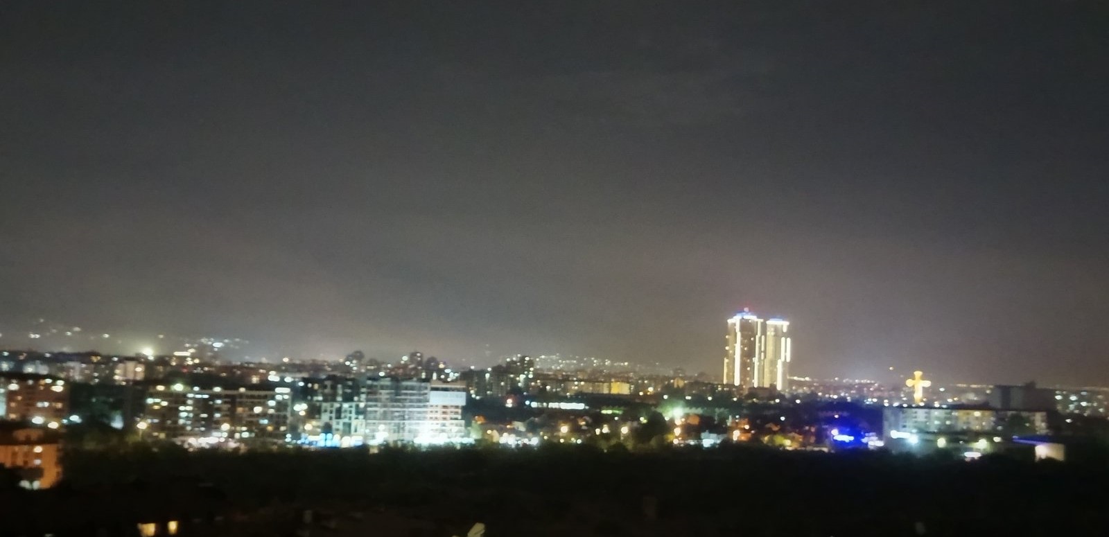 ВО СКОПЈЕ ДУВА ВЕТЕР И ГО ШИРИ НЕПРИЈАТНИОТ МИРИС ОД ПОЖАРОТ НА „ДРИСЛА“, ВЕЛИ АНГЕЛОВ