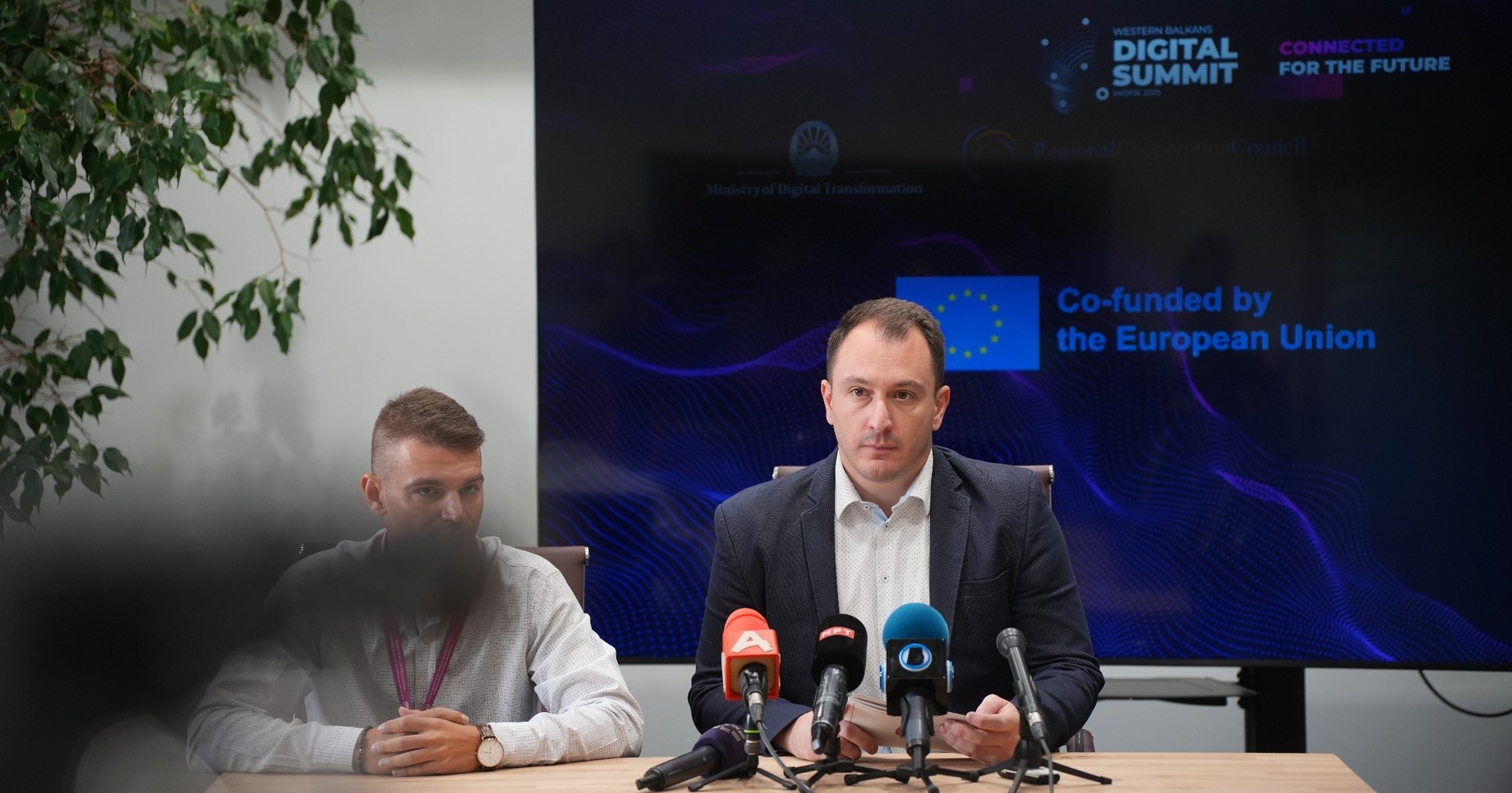 САЈБЕР БЕЗБЕДНОСТА ЌЕ БИДЕ ВО ФОКУСОТ НА ДИГИТАЛНИОТ САМИТ ВО СКОПЈЕ, ВЕЛИ МИНИСТЕРОТ АНДОНОВСКИ