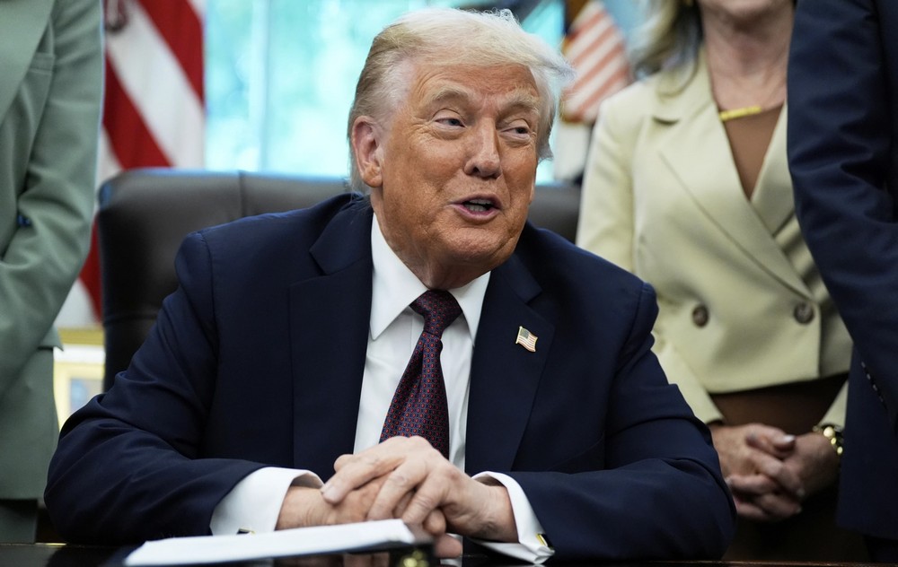 ТРАМП ГО ТУЖИ „ЊУЈОРК ТАЈМС“ ЗА КЛЕВЕТА, БАРА ОТШТЕТА ОД 15 МИЛИЈАРДИ ДОЛАРИ