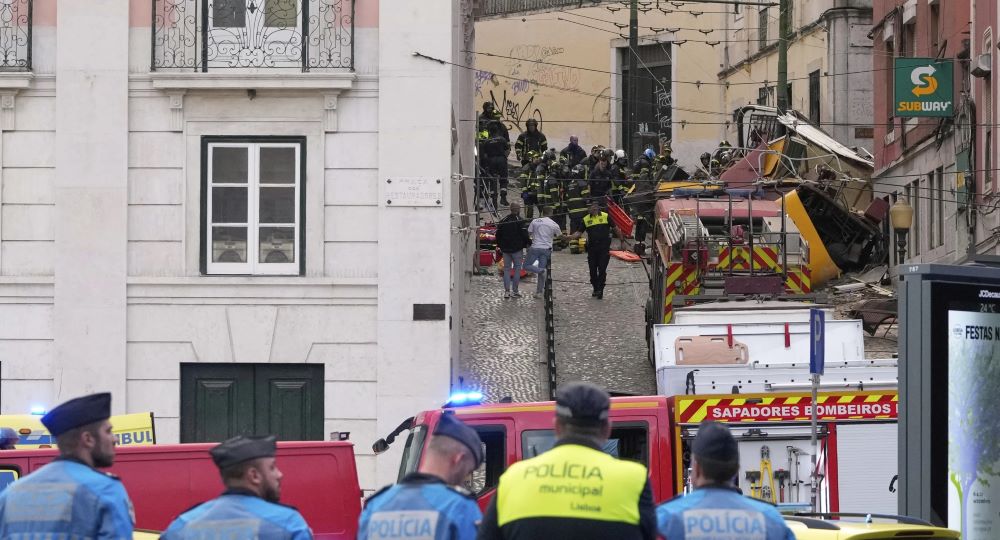 НАЈМАЛКУ 15 ЗАГИНАТИ ВО ЛИСАБОН ОТКАКО ИЗЛЕТА ОД ШИНИТЕ  СТАРИОТ ТРАМВАЈ ТУРИСТИЧКА АТРАКЦИЈА „ГЛОРИЈА“