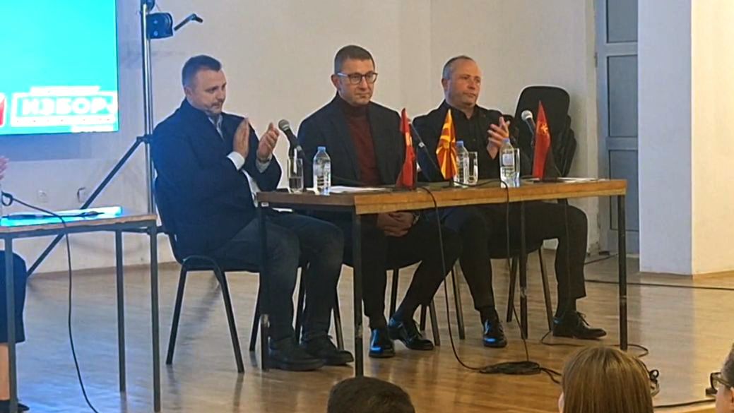 ВО КОЧАНИ СЛОБОДНО МОЖЕМЕ ДА ОДИМЕ СО КРЕНАТА ГЛАВА И ДА КАЖЕМЕ ШТО СÈ СМЕ НАПРАВИЛЕ ОВИЕ 15 МЕСЕЦИ, РЕЧЕ МИЦКОСКИ НА ПАРТИСКАТА ТРИБИНА ВО ГРАДОТ