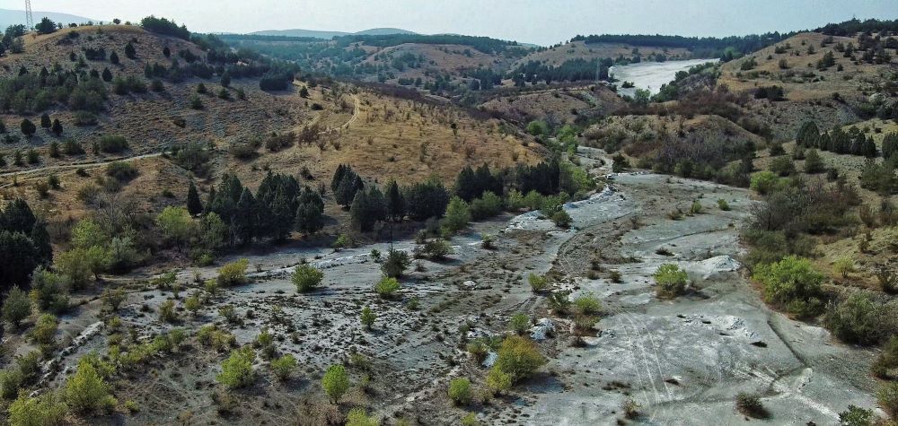 ДВЕ ДЕЦЕНИИ СТОИ РАДИОАКТИВНАТА ДЕПОНИЈА СО ДВА МИЛИОНА ТОНИ ГИПС ВО ВЕЛЕС, СТРУЧЊАЦИТЕ ВЕЛАТ МОЖЕ ДА СЕ ИСКОРИСТИ ЗА ДОБИВАЊЕ ДРУГИ ПРОИЗВОДИ