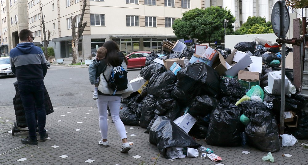 ОБВИНИТЕЛСТВОТО БАРА ПРИТВОР ЗА ДИРЕКТОРОТ НА „КОМУНАЛНА ХИГЕНА“ РУСТЕМИ ПОРАДИ НЕСОБИРАЊЕ НА ЃУБРЕТО ВО СКОПЈЕ И ЗАГРОЗУВАЊЕ НА ЗДРАВЈЕТО НА ЖИТЕЛИТЕ ОБВИНИТЕЛСТВОТО БАРА ПРИТВОР ЗА ДИРЕКТОРОТ НА „КОМУНАЛНА ХИГЕНА“ РУСТЕМИ ПОРАДИ НЕСОБИРАЊЕ НА ЃУБРЕТО ВО СКОПЈЕ И ЗАГРОЗУВАЊЕ НА ЗДРАВЈЕТО НА ЖИТЕЛИТЕ