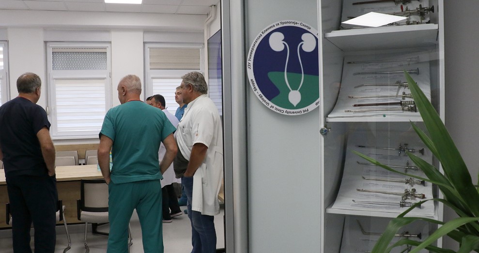 ДЕВЕТ ХИРУРЗИ ОД МАКЕДОНИЈА БИЛЕ НА ОБУКИ ВО ТУРЦИЈА ЗА ТРАНСПЛАНТАЦИИ НА БУБРЕЗИ И ЦРН ДРОБ