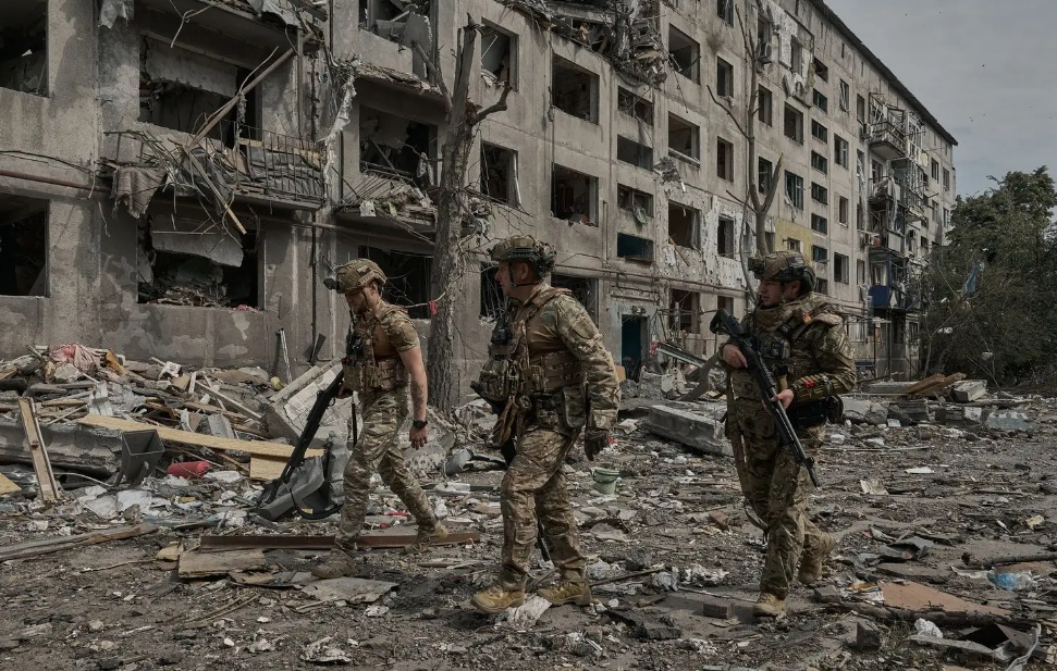 УКРАИНА ПОТВРДИ ДЕКА СТОТИЦИ РУСКИ ВОЈНИЦИ ВЛЕГЛЕ ВО ПОКРОВСК УКРАИНА ПОТВРДИ ДЕКА СТОТИЦИ РУСКИ ВОЈНИЦИ ВЛЕГЛЕ ВО ПОКРОВСК