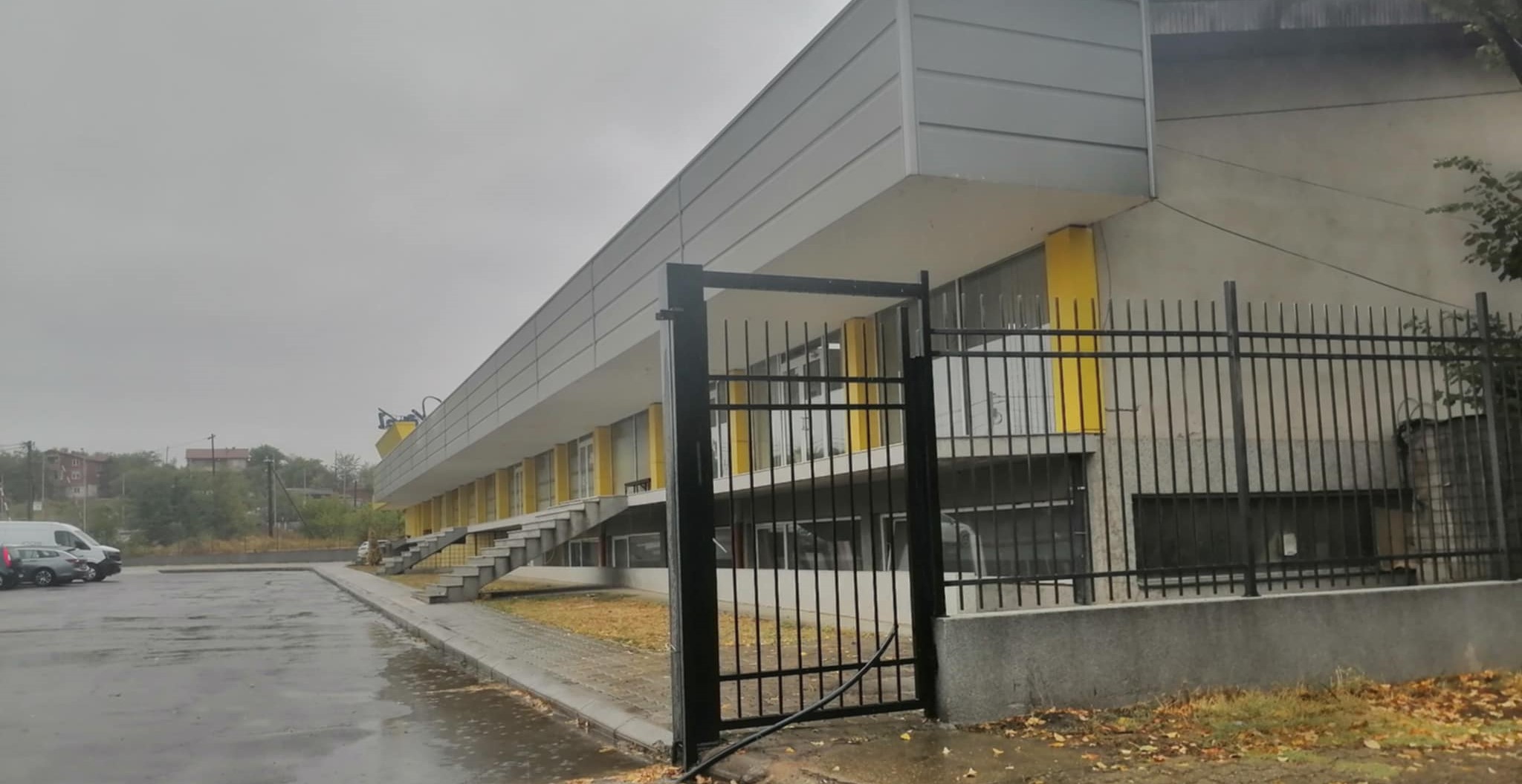 БЕЗ НАЈАВА ЗАТВОРЕНИ 4 ТЕКСТИЛНИ ФАБРИКИ ЗА ЕДЕН МЕСЕЦ ВО ШТИП
