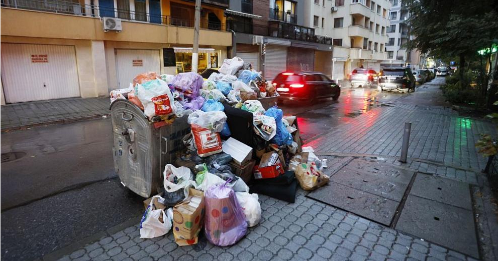КРИЗА СО ЃУБРЕТО ВО СОФИЈА, БОРИСОВ МУ НУДИ НА ГРАДОНАЧАЛНИКОТ ДА КУПИ КАМИОНИ БЕЗ ТЕНДЕР