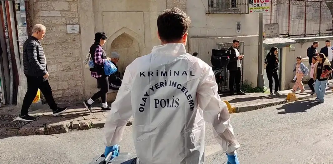 ЕВАКУИРАН ХОТЕЛ ВО ИСТАНБУЛ ПО СМРТТА НА ЧЕТИРИЧЛЕНО СЕМЕЈСТВО ОД ХАМБУРГ, ДОСЕГА УАПСЕНИ ОСУМ ЛИЦА ЕВАКУИРАН ХОТЕЛ ВО ИСТАНБУЛ ПО СМРТТА НА ЧЕТИРИЧЛЕНО СЕМЕЈСТВО ОД ХАМБУРГ, ДОСЕГА УАПСЕНИ ОСУМ ЛИЦА