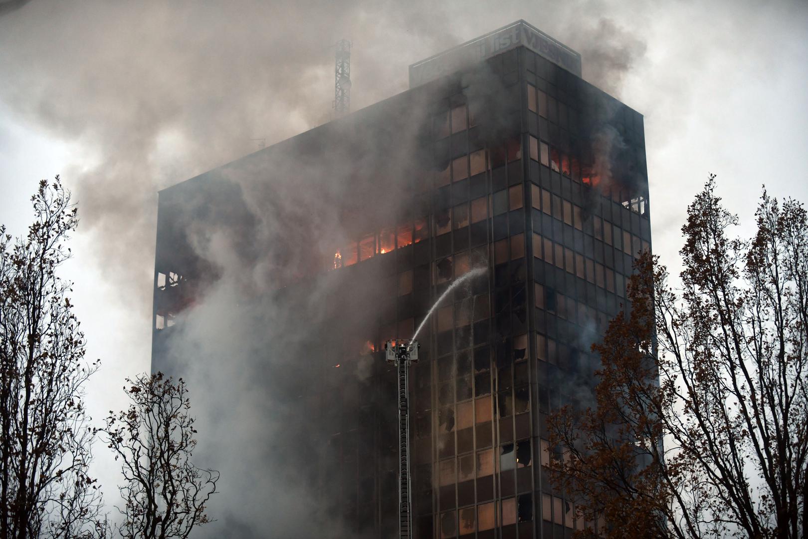 ИЗГОРЕ ЗГРАДАТА НА „ВЈЕСНИК“ ВО ЗАГРЕБ, ЕДЕН ОД СИМБОЛИТЕ НА НОВИНАРСТВОТО ВО ЈУГОСЛАВИЈА ИЗГОРЕ ЗГРАДАТА НА „ВЈЕСНИК“ ВО ЗАГРЕБ, ЕДЕН ОД СИМБОЛИТЕ НА НОВИНАРСТВОТО ВО ЈУГОСЛАВИЈА