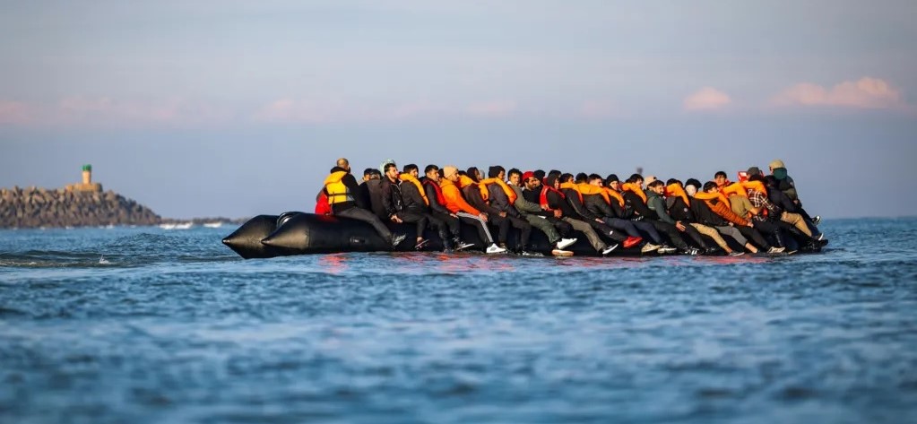 СТАТУСОТ БЕГАЛЕЦ ЌЕ СТАНЕ ПРИВРЕМЕН ВО БРИТАНИЈА, ЗА ТРАЈНО НАСЕЛУВАЊЕ ЌЕ СЕ ЧЕКА 20 ГОДИНИ СТАТУСОТ БЕГАЛЕЦ ЌЕ СТАНЕ ПРИВРЕМЕН ВО БРИТАНИЈА, ЗА ТРАЈНО НАСЕЛУВАЊЕ ЌЕ СЕ ЧЕКА 20 ГОДИНИ