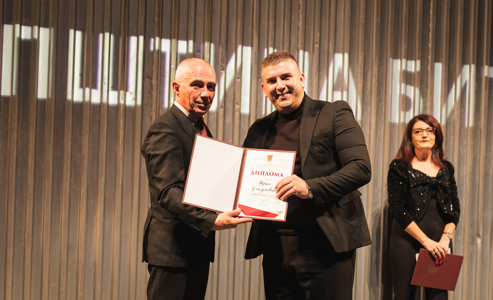 ФЕЈСБУК СТРАНИЦА ЗА БИТОЛА ПРЕТСТАВЕНА КАКО ПОРТАЛ ЈА ДОБИ ОПШТИНСКАТА НАГРАДА „4 НОЕМВРИ“