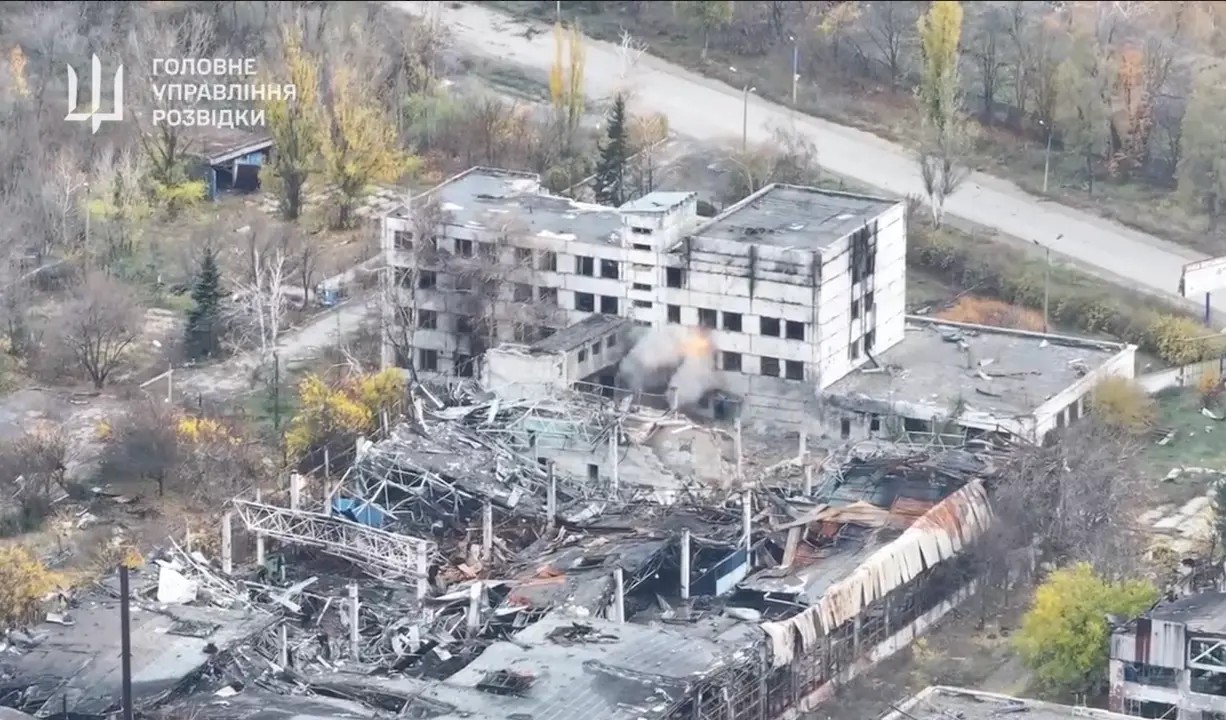 РУСИТЕ И УКРАИНЦИТЕ СЕ БОРАТ СРЕДЕ УРНАТИНИТЕ НА ПОКРОВСК, ГОЛЕМ ДЕЛ ОД ГРАДОТ НЕ Е ПОД НИЧИЈА КОНТРОЛА РУСИТЕ И УКРАИНЦИТЕ СЕ БОРАТ СРЕДЕ УРНАТИНИТЕ НА ПОКРОВСК, ГОЛЕМ ДЕЛ ОД ГРАДОТ НЕ Е ПОД НИЧИЈА КОНТРОЛА