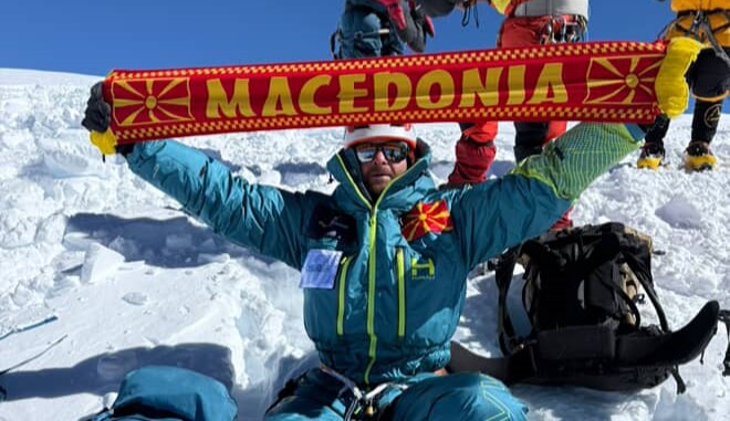 БИТОЛСКИОТ АДВОКАТ ГОРАН ДАМЕВСКИ ГО ИСКАЧИ ВРВОТ АМА ДАБЛАМ НА ХИМАЛАИТЕ НА 6.812 МЕТРИ НАДМОРСКА ВИСОЧИНА БИТОЛСКИОТ АДВОКАТ ГОРАН ДАМЕВСКИ ГО ИСКАЧИ ВРВОТ АМА ДАБЛАМ НА ХИМАЛАИТЕ НА 6.812 МЕТРИ НАДМОРСКА ВИСОЧИНА