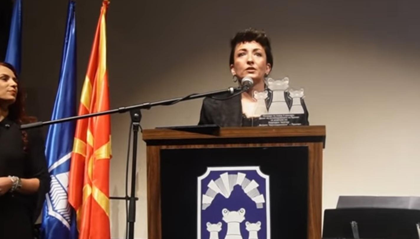 КУЛТУРЕН ГЕНОЦИД СЕ СЛУЧУВА ВО ПРИЛЕП, ТЕАТАРОТ НЕ ПОСТОИ, А ДОБИ НАГРАДА, РЕЧЕ АКТЕРКАТА ДАНИЕЛА ИВАНОСКА ПОДИГАЈЌИ ГО ОПШТИНСКОТО ПРИЗНАНИЕ „3 НОEМВРИ“ ВО ИМЕ НА АНСАМБЛОТ КУЛТУРЕН ГЕНОЦИД СЕ СЛУЧУВА ВО ПРИЛЕП, ТЕАТАРОТ НЕ ПОСТОИ, А ДОБИ НАГРАДА, РЕЧЕ АКТЕРКАТА ДАНИЕЛА ИВАНОСКА ПОДИГАЈЌИ ГО ОПШТИНСКОТО ПРИЗНАНИЕ „3 НОEМВРИ“ ВО ИМЕ НА АНСАМБЛОТ