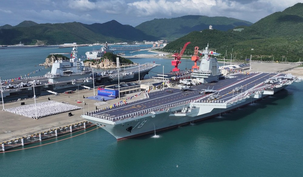 КИНА ГО СТАВИ ВО СЛУЖБА СВОЈОТ ТРЕТ И НАЈНАПРЕДЕН НОСАЧ НА АВИОНИ