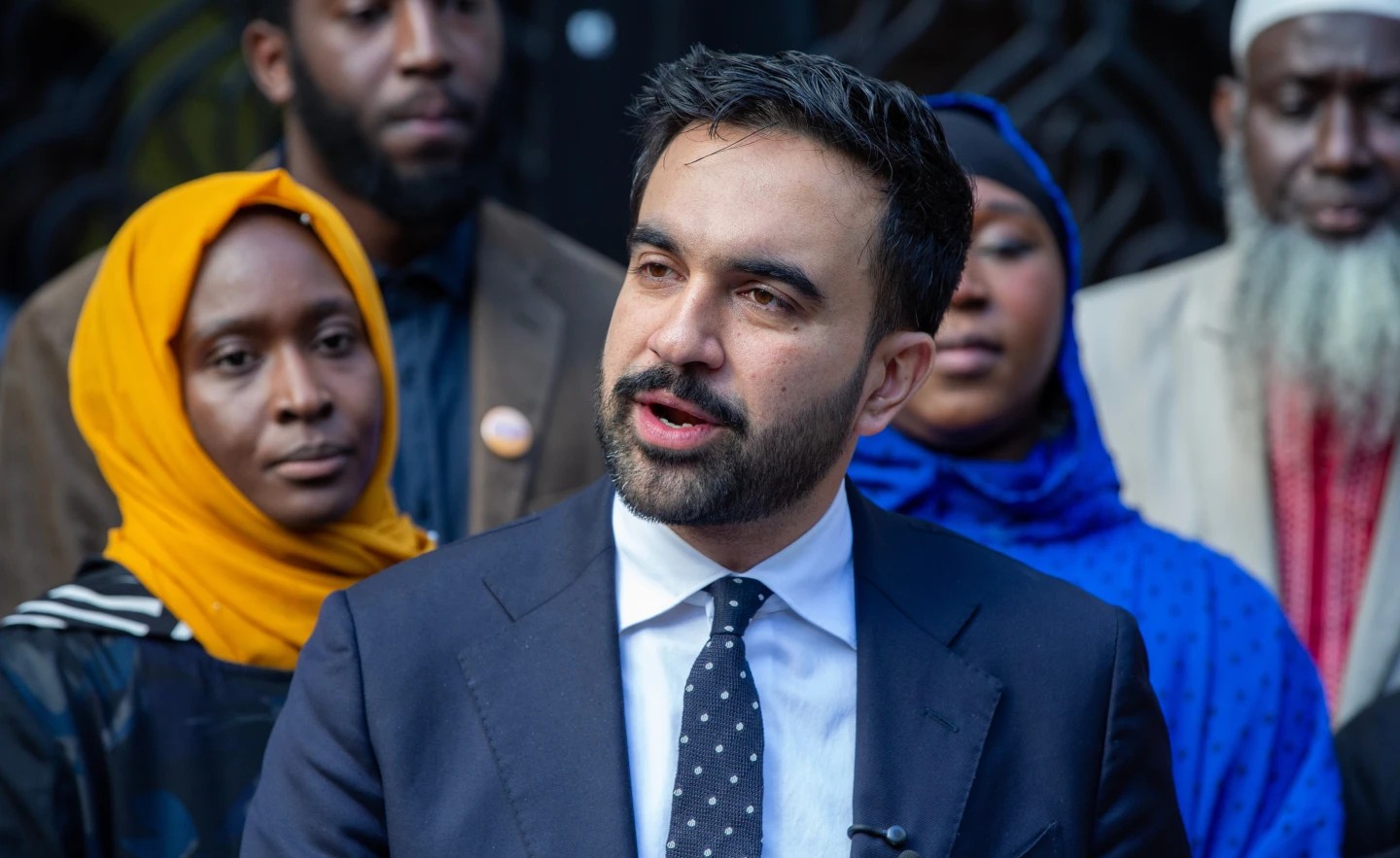 ТРАМП СЕ ВМЕША ВО ИЗБОРИТЕ ЗА ГРАДОНАЧАЛНИК НА ЊУЈОРК, ГО ПОДДРЖА ДЕМОКРАТОТ КУОМО САМО ДА НЕ ПОБЕДИ ЛЕВИЧАРОТ МАМДАНИ ТРАМП СЕ ВМЕША ВО ИЗБОРИТЕ ЗА ГРАДОНАЧАЛНИК НА ЊУЈОРК, ГО ПОДДРЖА ДЕМОКРАТОТ КУОМО САМО ДА НЕ ПОБЕДИ ЛЕВИЧАРОТ МАМДАНИ