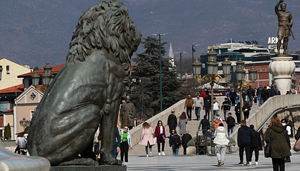 ВО МАКЕДОНИЈА ЛАНИ СЕ САМОУБИЛЕ 68 МАЖИ И 21 ЖЕНА, МЕНТАЛНОТО ЗДРАВЈЕ Е НАЈЗАНЕМАРЕНА ОБЛАСТ КАЈ МАЖИТЕ ВО МАКЕДОНИЈА ЛАНИ СЕ САМОУБИЛЕ 68 МАЖИ И 21 ЖЕНА, МЕНТАЛНОТО ЗДРАВЈЕ Е НАЈЗАНЕМАРЕНА ОБЛАСТ КАЈ МАЖИТЕ