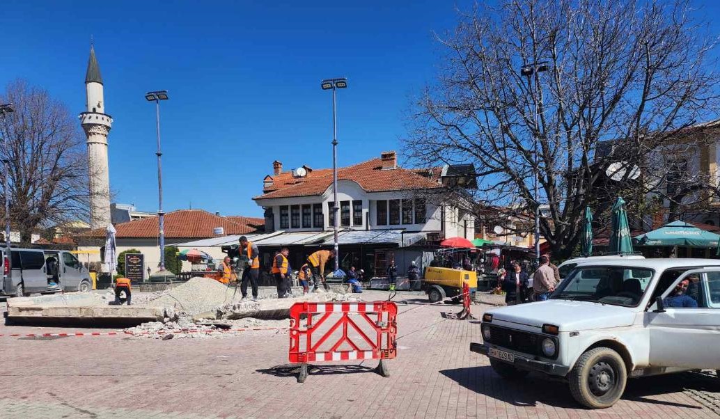 ПОЧНУВА РЕКОНСТРУКЦИЈАТА НА ПЛОШТАДОТ КРУШЕВСКА РЕПУБЛИКА ВО ОХРИД, НАСКОРО НОВ ТЕНДЕР ЗА КАТНА ГАРАЖА ПОЧНУВА РЕКОНСТРУКЦИЈАТА НА ПЛОШТАДОТ КРУШЕВСКА РЕПУБЛИКА ВО ОХРИД, НАСКОРО НОВ ТЕНДЕР ЗА КАТНА ГАРАЖА