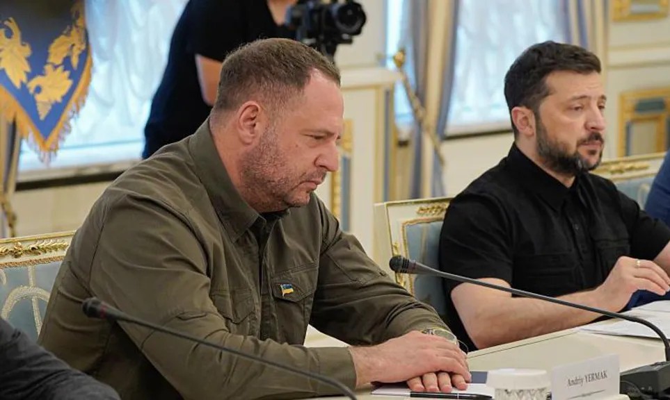 УКРАИНСКИТЕ АНТИКОРУПЦИСКИ АГЕНЦИИ ВРШАТ ПРЕТРЕСИ КАЈ МОЌНИОТ ШЕФ НА КАБИНЕТОТ НА ЗЕЛЕНСКИ УКРАИНСКИТЕ АНТИКОРУПЦИСКИ АГЕНЦИИ ВРШАТ ПРЕТРЕСИ КАЈ МОЌНИОТ ШЕФ НА КАБИНЕТОТ НА ЗЕЛЕНСКИ