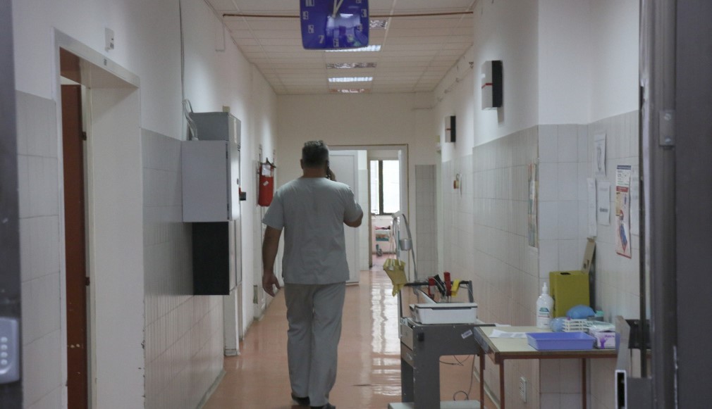 ТЕНДЕРИТЕ ЗА НАБАВКА НА РЕАГЕНСИ И ТЕСТОВИ ВО ЗДРАВСТВОТО СЕ ФОРМАЛНОСТ, ОДНАПРЕД СЕ ЗНАЕ КОЈ ЌЕ ГИ ДОБИЕ, ВЕЛИ ИСТРАЖУВАЊЕТО НА ЦЕНТАРОТ ЗА ГРАЃАНСКИ КОМУНИКАЦИИ