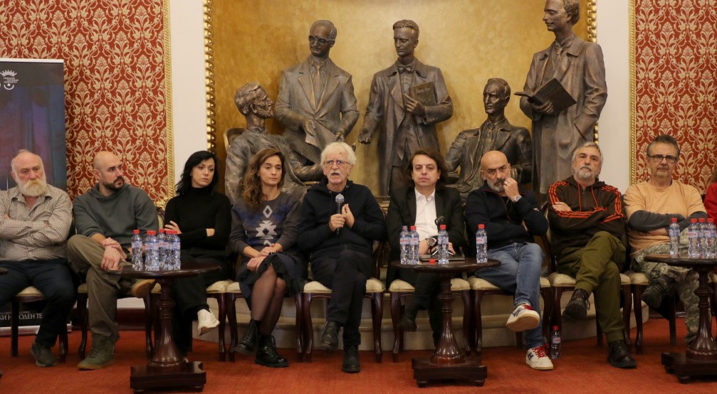 „ВАРВАРИ“ Е МОЈА ПОСЛЕДНА ПРЕТСТАВА ВО МНТ, ЧУВСТВУВАВ ОБВРСКА ДА ГО ПОСТАВАМ ГОРКИ, РЕЧЕ ВЛАДИМИР МИЛЧИН ПРЕД ПРЕМИЕРАТА „ВАРВАРИ“ Е МОЈА ПОСЛЕДНА ПРЕТСТАВА ВО МНТ, ЧУВСТВУВАВ ОБВРСКА ДА ГО ПОСТАВАМ ГОРКИ, РЕЧЕ ВЛАДИМИР МИЛЧИН ПРЕД ПРЕМИЕРАТА