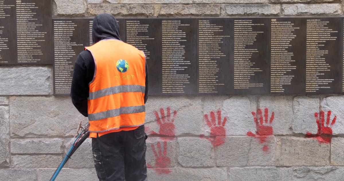 ЧЕТВОРИЦА БУГАРИ ОСУДЕНИ НА ЗАТВОРСКИ КАЗНИ ВО ФРАНЦИЈА ЗА СКВЕРНАВЕЊЕ НА СПОМЕНИК, ОБВИНИТЕЛСТВОТО СЕ СОМНЕВА НА РУСКА ВРСКА