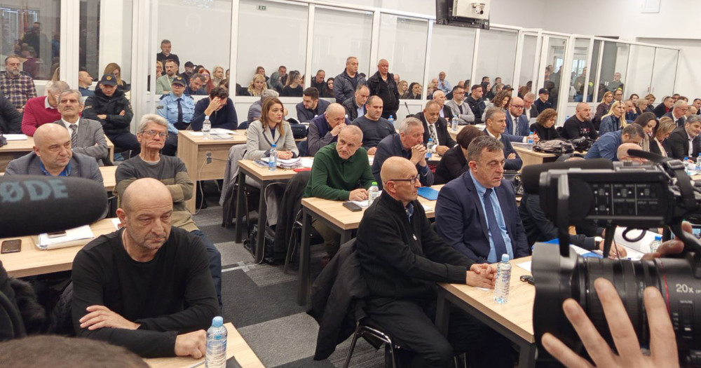 ЕДНИ ОБВИНЕТИ ИНСПЕКТОРИ ЗА ПОЖАРОТ ВО „ПУЛС“ ТВРДАТ ДЕКА КОЧАНСКОТО ДИСКО ИСПОЛНУВАЛО УСЛОВИ ЗА ЛИЦЕНЦАТА ВО 2012 ГОДИНА, А ДРУГИ ДЕКА НЕ, А СЕПАК БИЛА ОДОБРЕНА