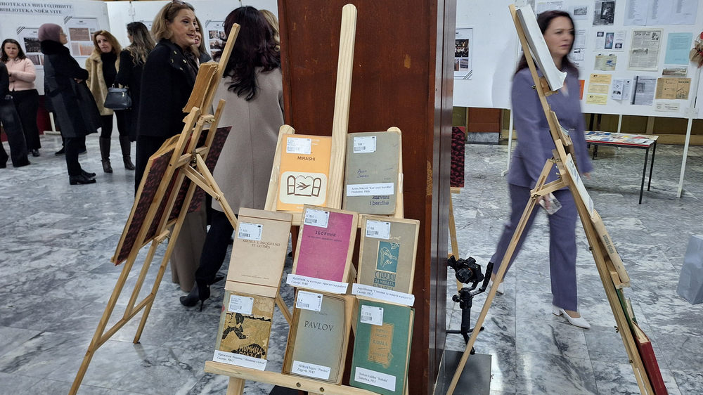 ТЕТОВСКАТА БИБЛИОТЕКА „КОЧО РАЦИН“ ОДБЕЛЕЖА 80 ГОДИНИ ПОСТОЕЊЕ, ПРЕКУ ИЗЛОЖБА ГО ПРИКАЖА СВОЈОТ РАЗВОЈ