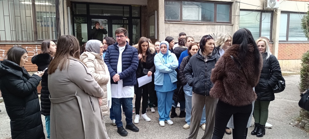 ИАКО ИМ БЕШЕ ВЕТЕНО, ДЕЛ ОД МЕДИЦИНСКИТЕ СЕСТРИ ОД ТЕТОВСКАТА КЛИНИЧКА БОЛНИЦА НЕ ДОБИЈА РЕШЕНИЈА ЗА ВРАБОТУВАЊЕ, А НА НИВНО МЕСТО СЕ ПРИМЕНИ ЛИЦА ОДНАДВОР