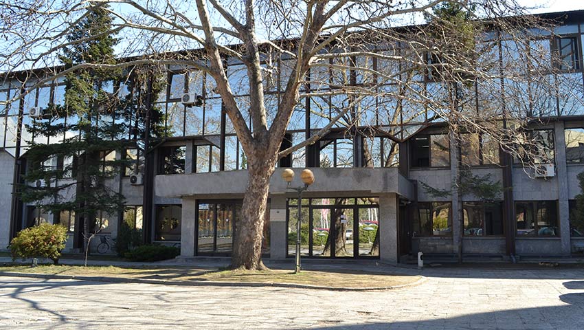 СТОПИРАН УВОЗОТ НА 22 ТОНИ КИВИ ОД СРБИЈА ОТИ ИМАЛЕ ЛАРВИ И ИНСЕКТИ