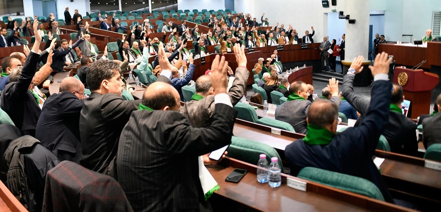 АЛЖИР ЈА ПРОГЛАСИ ФРАНЦУСКАТА КОЛОНИЗАЦИЈА ЗА ЗЛОСТОРСТВО И БАРА ОТШТЕТА