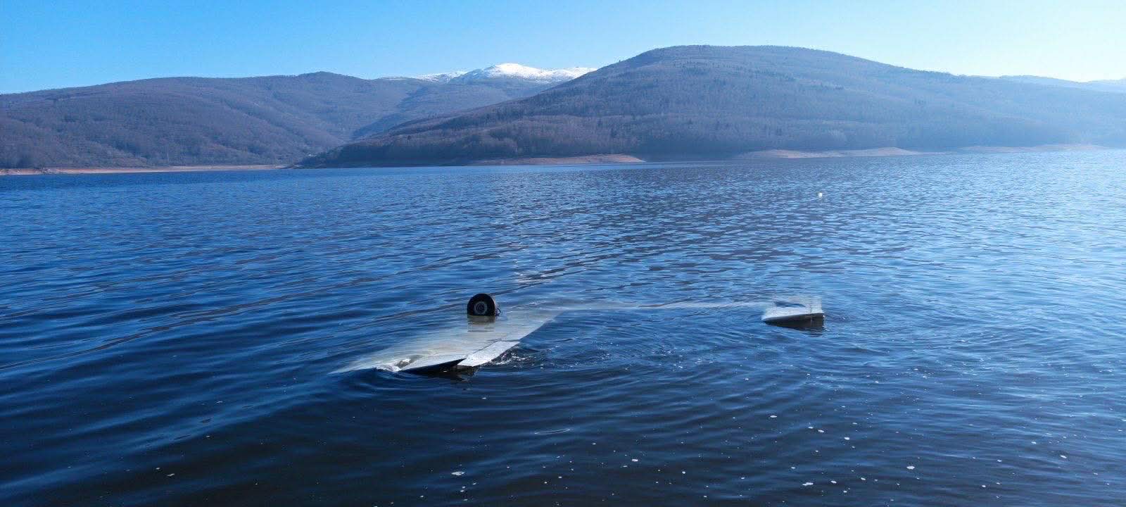 МАЛ АВИОН СО ДВАЈЦА КОСОВСКИ ДРЖАВЈАНИ ПАДНА ВО МАВРОВСКОТО ЕЗЕРО, ЕДЕН Е ПОВРЕДЕН МАЛ АВИОН СО ДВАЈЦА КОСОВСКИ ДРЖАВЈАНИ ПАДНА ВО МАВРОВСКОТО ЕЗЕРО, ЕДЕН Е ПОВРЕДЕН