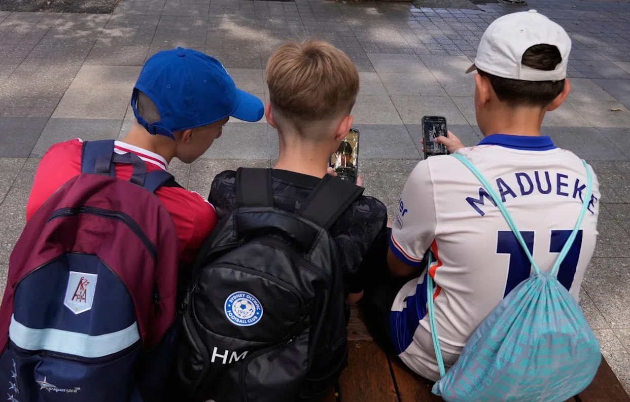 ПОМЛАДИТЕ ОД 16 ГОДИНИ ВО АВСТРАЛИЈА ОД ДЕНЕСКА НЕ СМЕАТ ДА КОРИСТАТ СОЦИЈАЛНИ МРЕЖИ ПОМЛАДИТЕ ОД 16 ГОДИНИ ВО АВСТРАЛИЈА ОД ДЕНЕСКА НЕ СМЕАТ ДА КОРИСТАТ СОЦИЈАЛНИ МРЕЖИ