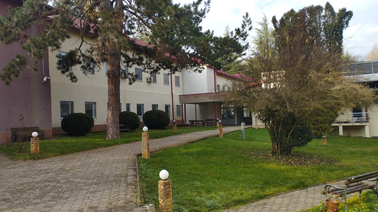 ПОВРЕДЕНИТЕ ВО ПОЖАРОТ ВО ДИСКОТЕКАТА „ПУЛС“ КОИ СЕ ЛЕКУВААТ ВО БОЛНИЦАТА „ЈАСЕНОВО“ НЕМААТ ТРАЈНИ И СЕРИОЗНИ ОШТЕТУВАЊА НА ДИШНИТЕ ПАТИШТА