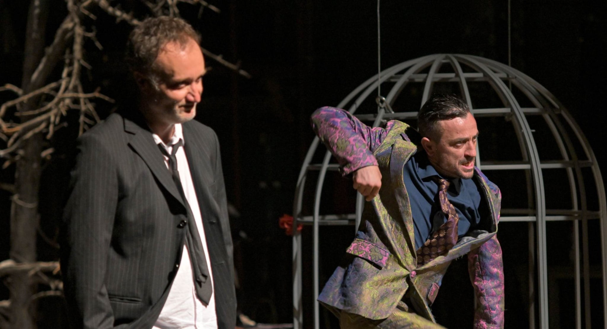 РЕЖИСЕРОТ МИЦЕВСКИ ОБВИНИ ДЕКА МУ Е ЗАБРАНЕТА ПРЕТСТАВАТА ВО НАРОДНИОТ ТЕАТАР ВО БИТОЛА, ОТТАМУ ДЕМАНТИРААТ И ВЕЛАТ ДЕКА СЕГА Е ВРЕМЕ ЗА КОМЕДИИ