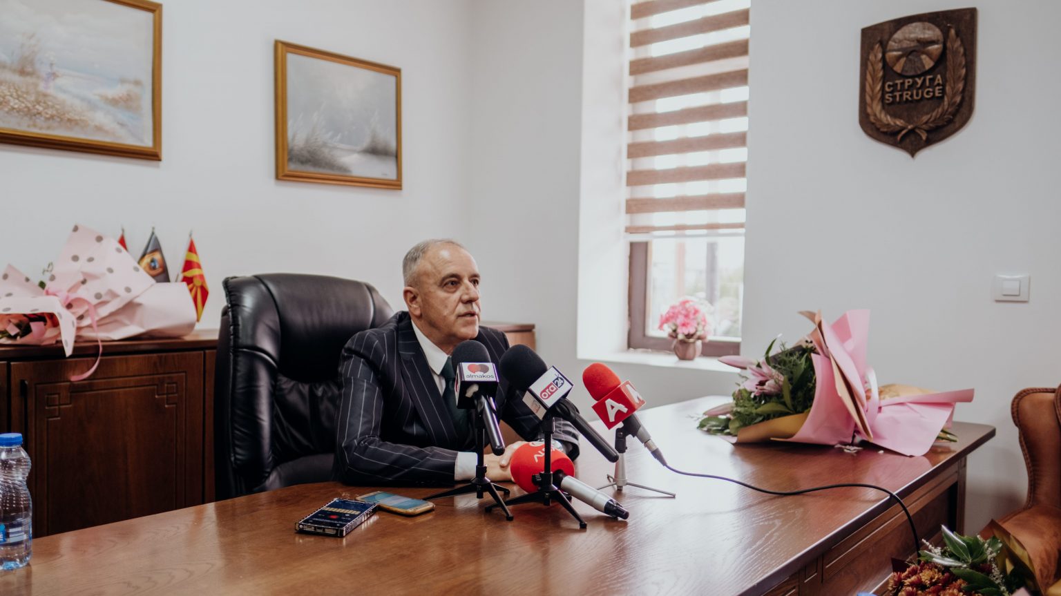 СОВЕТОТ НА ОПШТИНА СТРУГА Е НЕФУНКЦИОНАЛЕН, ТАЈНА КОАЛИЦИЈА ЗАД КОЈА СТОИ МЕРКО ГО ПОПРЕЧУВА ИЗБОРОТ НА ПРЕТСЕДАТЕЛ, РЕЧЕ ГРАДОНАЧАЛНИКОТ ЌИРА