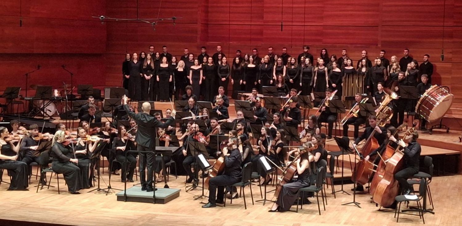 ФАКУЛТЕТОТ ЗА МУЗИЧКА УМЕТНОСТ НА КОНЦЕРТОТ ЈА ПОСВЕТИ „АЛЕЛУЈА“ НА САРА ПРОЈКОВСКА КОЈА ЗАГИНА ВО ПОЖАРОТ ВО КОЧАНИ ФАКУЛТЕТОТ ЗА МУЗИЧКА УМЕТНОСТ НА КОНЦЕРТОТ ЈА ПОСВЕТИ „АЛЕЛУЈА“ НА САРА ПРОЈКОВСКА КОЈА ЗАГИНА ВО ПОЖАРОТ ВО КОЧАНИ