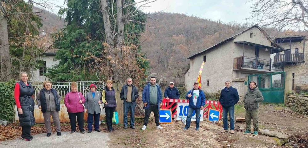 МИНИСТЕРСТВОТО ЗА ЗЕМЈОДЕЛСТВО ПОБАРА ЕКСПЕРТСКО МИСЛЕЊЕ И ПРОЦЕНКА КОЛКУ СЕЧАТА НА ШУМАТА ВО ЉУБОЈНО Е РИЗИЧНА ЗА СЕЛОТО И ЖИТЕЛИТЕ, КОИ 4 МЕСЕЦИ ПРОТЕСТИРААТ ПРОТИВ ГОРОЦИДОТ