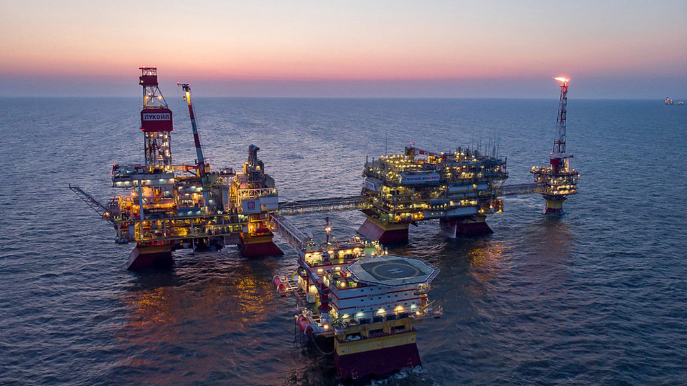УКРАИНА ПРВПАТ НАПАДНАЛА РУСКА НАФТЕНА ПЛАТФОРМА ВО КАСПИСКОТО МОРЕ