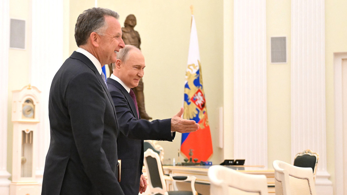 ВИТКОФ И ЗЕТОТ НА ТРАМП УТРЕ ВО МОСКВА ЌЕ ЈА ПРЕЗЕНТИРААТ МИРОВНАТА РАМКА ЗА УКРАИНА